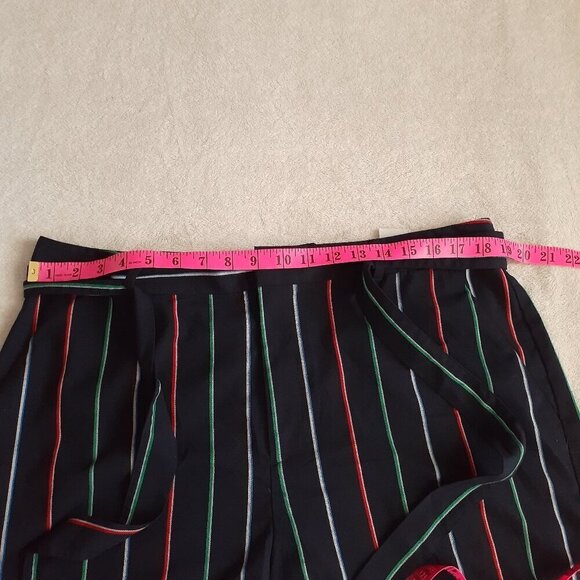 Banana Republic Factory NWT Women's Size 16 Navy Stripe High-Rise Belted Shorts - Picture 9 of 11